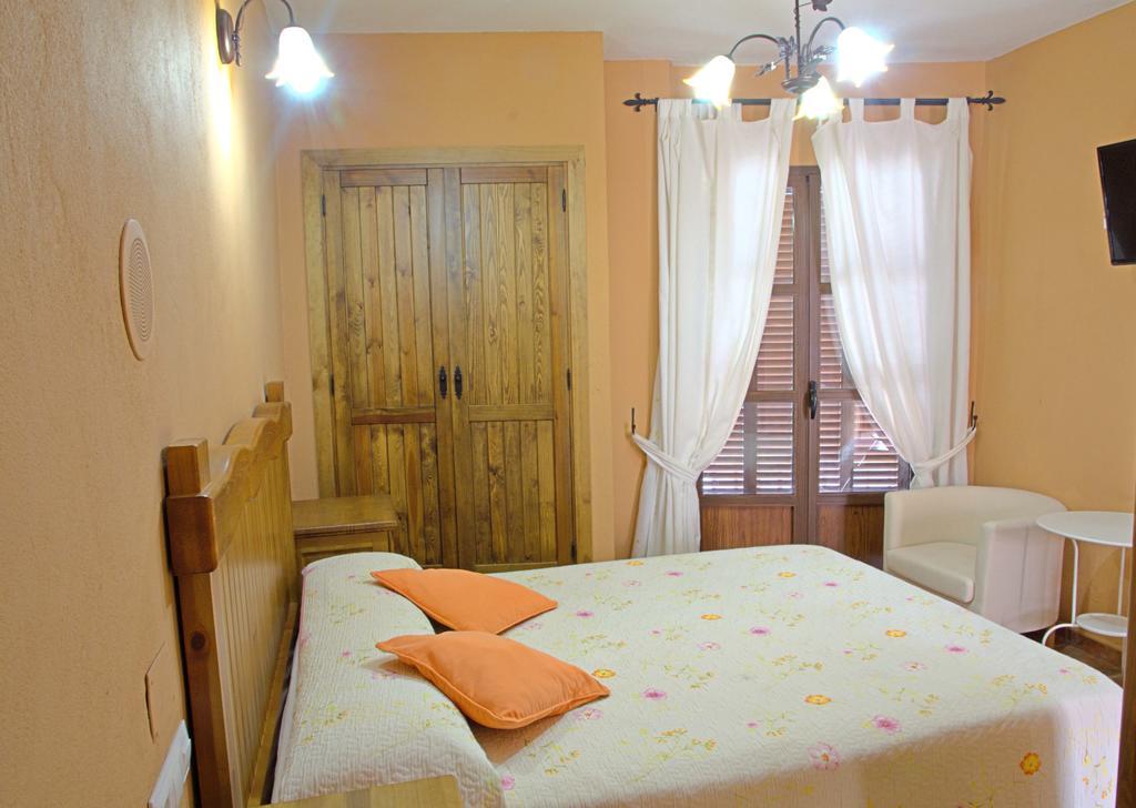 Hotel Posada Casas Viejas 베날룹카싸스비에야스 외부 사진